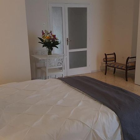 فندق Residenze Benedetto Croce باري المظهر الخارجي الصورة